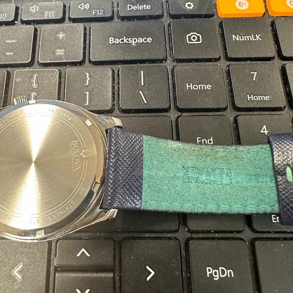 Mens Bulova Watch - Picture 10 of 10